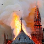 Příčina požáru Notre Dame je známá, ale nezveřejňuje se?