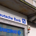 Jak blízko je německá největší banka Deutsche Bank k bankrotu?