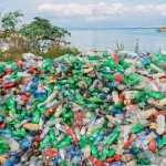 Ač je Západ napomínán různými klimatickými aktivisty, tak asi 90 procent znečištění z plastových odpadů v zemských oceánech pochází z Asie a z Afriky