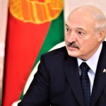 Alexandr Lukašenko hrozí střelbou do účastníků pokojných demonstrací