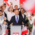 Polské volby vyhrál úřadující prezident Andrzej Duda