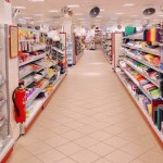 Čerpadláři i obchody s potravinami si „mastí kapsu“, zneužívají inflace k navyšování marží