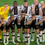 Němečtí fotbalisté dali přednost politice před hrou, dostali co si zasloužili