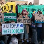 Stávkující studenti se nechtějí učit, ale diktovat